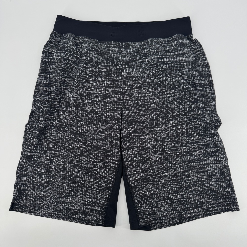 Lululemon Pace Breaker 9" Linerless Shorts Mens Medium Black White Space Dye